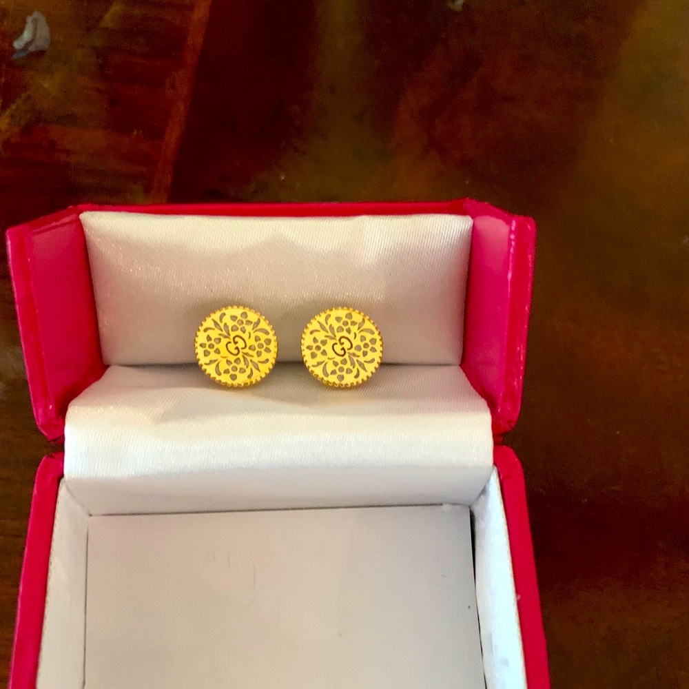 Gucci disc earrings 18k gold bloom print